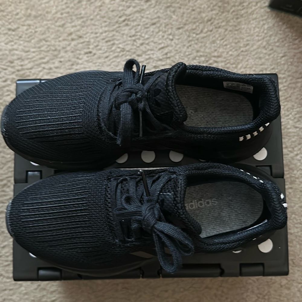 Adidas Swift Run